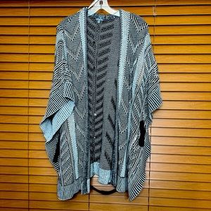 Charlotte russe Patterned black and white cardigan XL